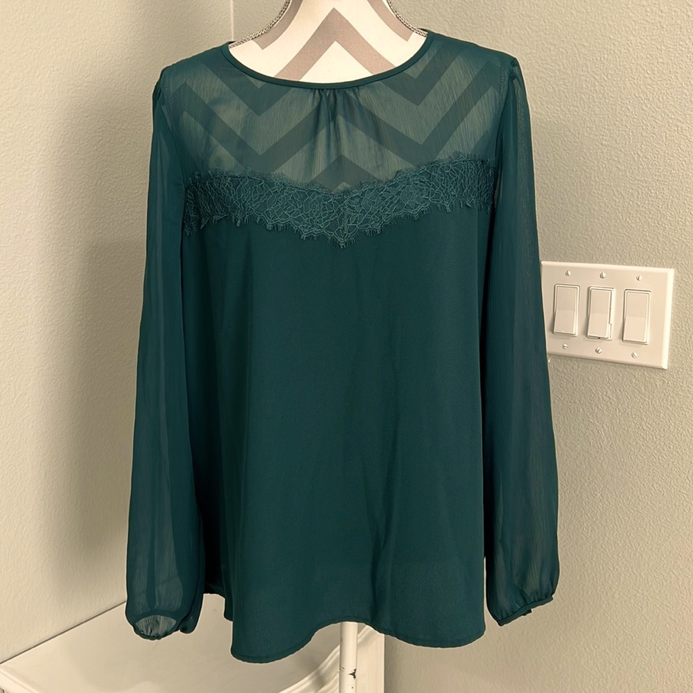 Apt 9 long sleeve keyhole blouse green size XL